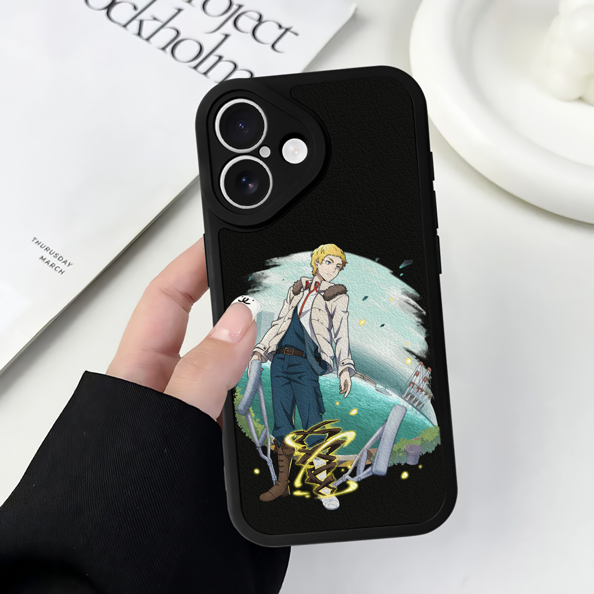 （画像用） 文豪ストレイドッグス Bungo Stray Dogs 【iPhone 16シリーズ対応】シリコンスマホケース（レザー調） 材質：シリコン